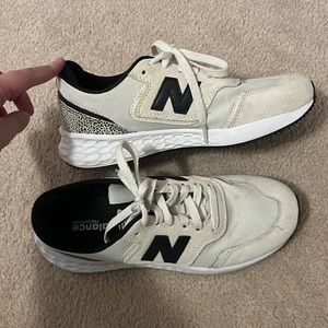New balance shoes size 8, worn less than 3x
